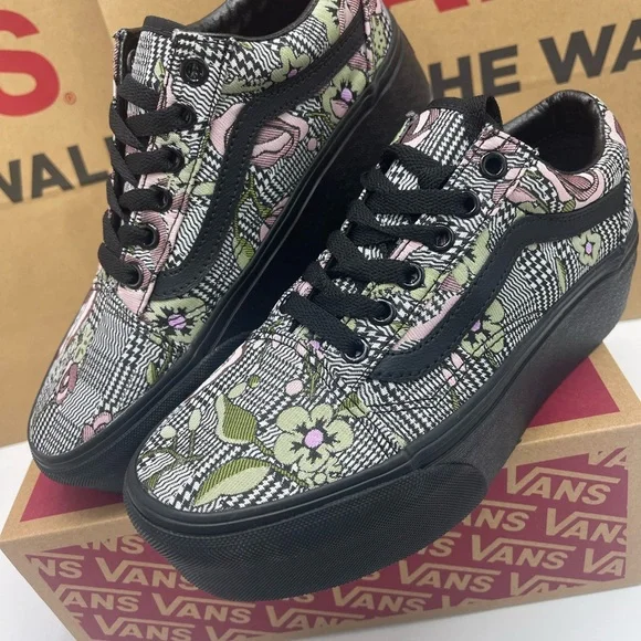 Vans Women's Old Skool Stackform Platform Sneakers
Tapestry Floral B
VN0009PZBM8 - Picture 7 of 16